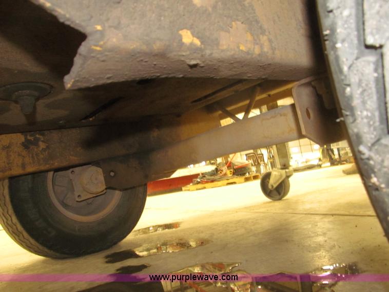 image for item B5471 2005 Vermeer 6" brush chipper