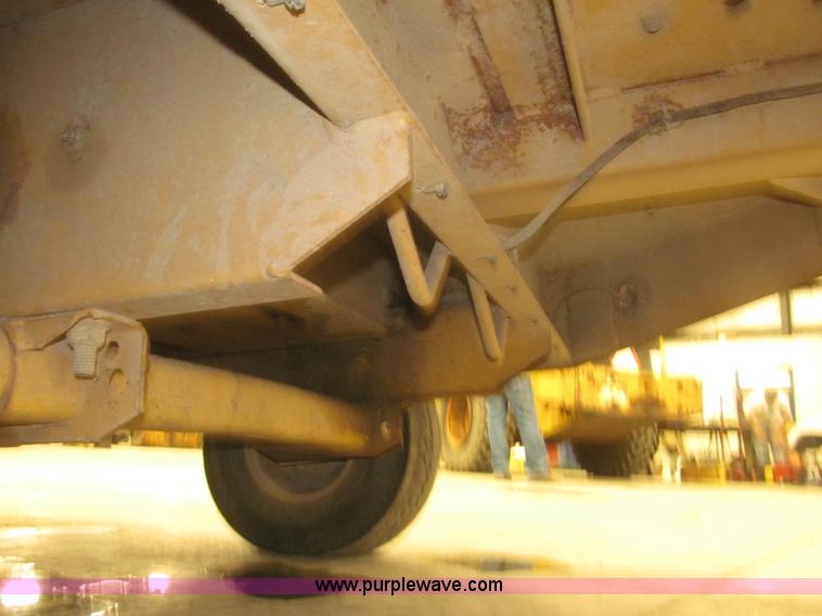 image for item B5471 2005 Vermeer 6" brush chipper