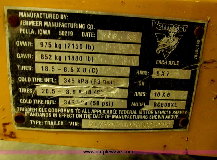 image for item B5471 2005 Vermeer 6" brush chipper