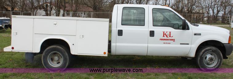 image for item C1057 2001 Ford F350 XL Super Duty Crew Cab pickup truck