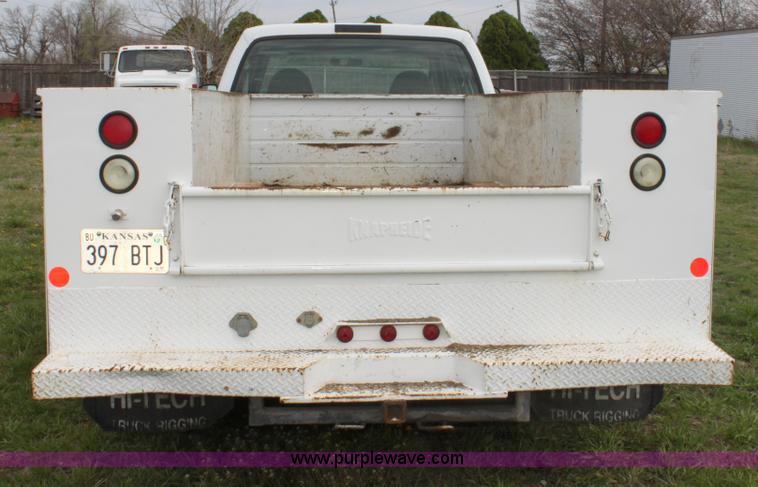 image for item C1057 2001 Ford F350 XL Super Duty Crew Cab pickup truck