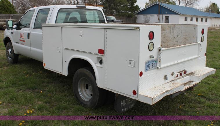 image for item C1057 2001 Ford F350 XL Super Duty Crew Cab pickup truck