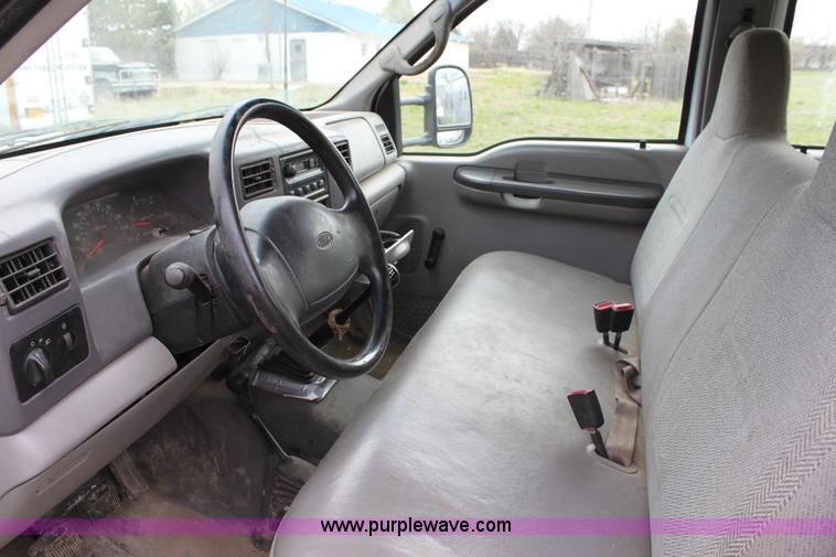 image for item C1057 2001 Ford F350 XL Super Duty Crew Cab pickup truck