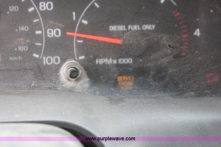 image for item C1057 2001 Ford F350 XL Super Duty Crew Cab pickup truck