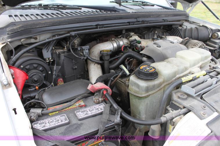 image for item C1057 2001 Ford F350 XL Super Duty Crew Cab pickup truck