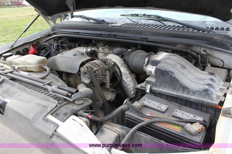 image for item C1057 2001 Ford F350 XL Super Duty Crew Cab pickup truck