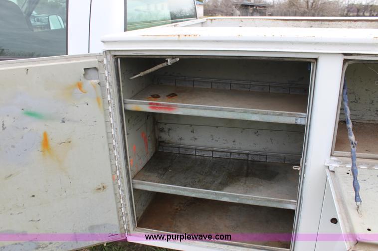 image for item C1057 2001 Ford F350 XL Super Duty Crew Cab pickup truck