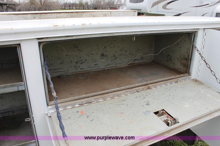 image for item C1057 2001 Ford F350 XL Super Duty Crew Cab pickup truck