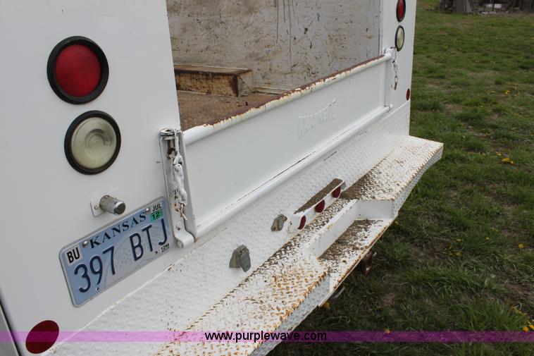 image for item C1057 2001 Ford F350 XL Super Duty Crew Cab pickup truck