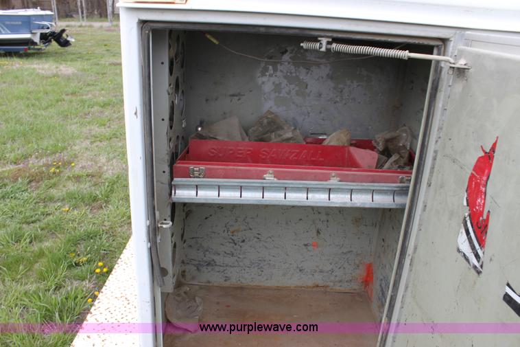 image for item C1057 2001 Ford F350 XL Super Duty Crew Cab pickup truck