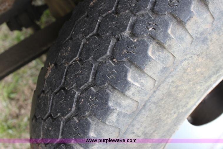 image for item C1057 2001 Ford F350 XL Super Duty Crew Cab pickup truck