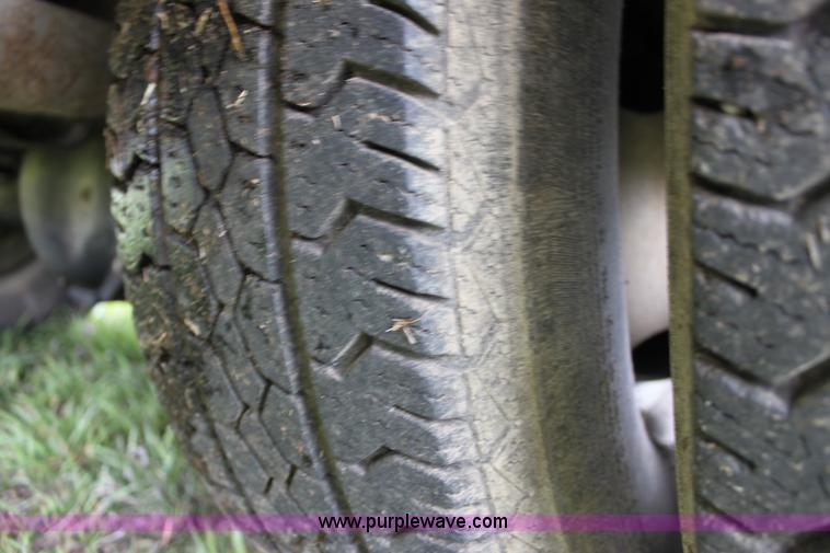 image for item C1057 2001 Ford F350 XL Super Duty Crew Cab pickup truck