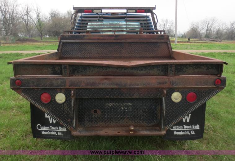 image for item D5824 1984 Ford F250 SuperCab pickup truck