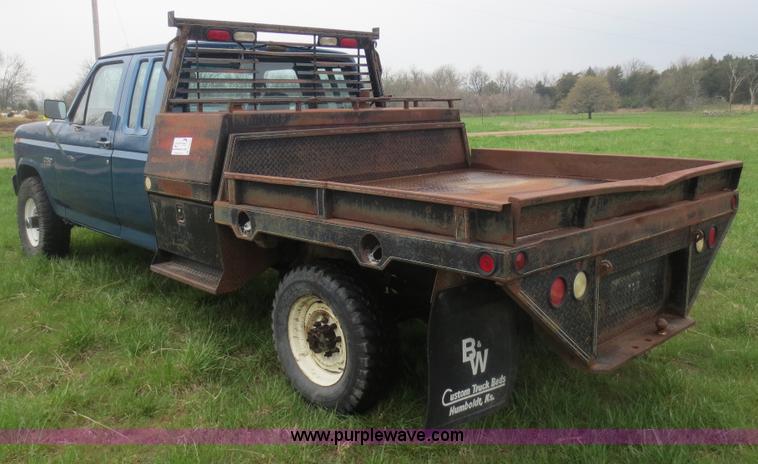 image for item D5824 1984 Ford F250 SuperCab pickup truck