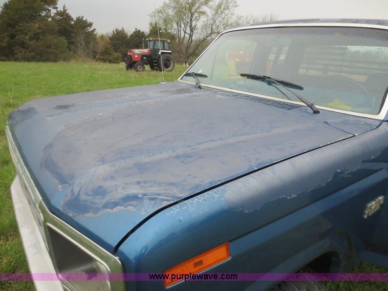 image for item D5824 1984 Ford F250 SuperCab pickup truck