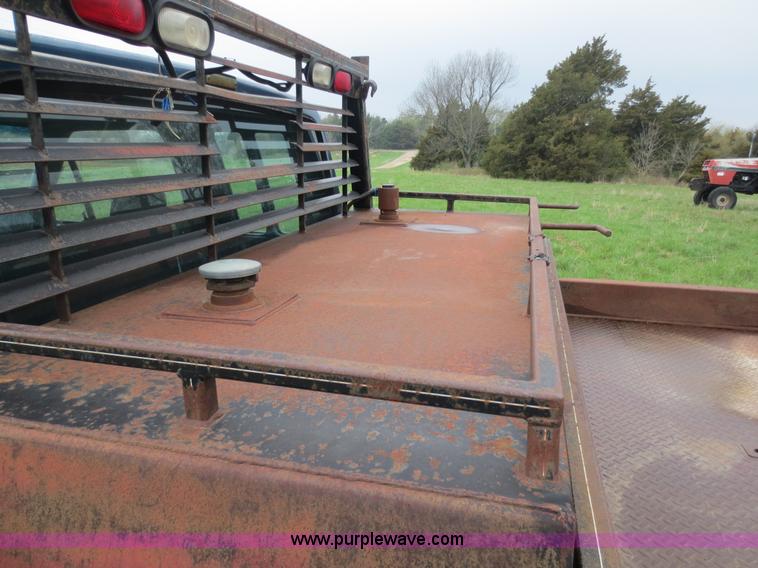 image for item D5824 1984 Ford F250 SuperCab pickup truck