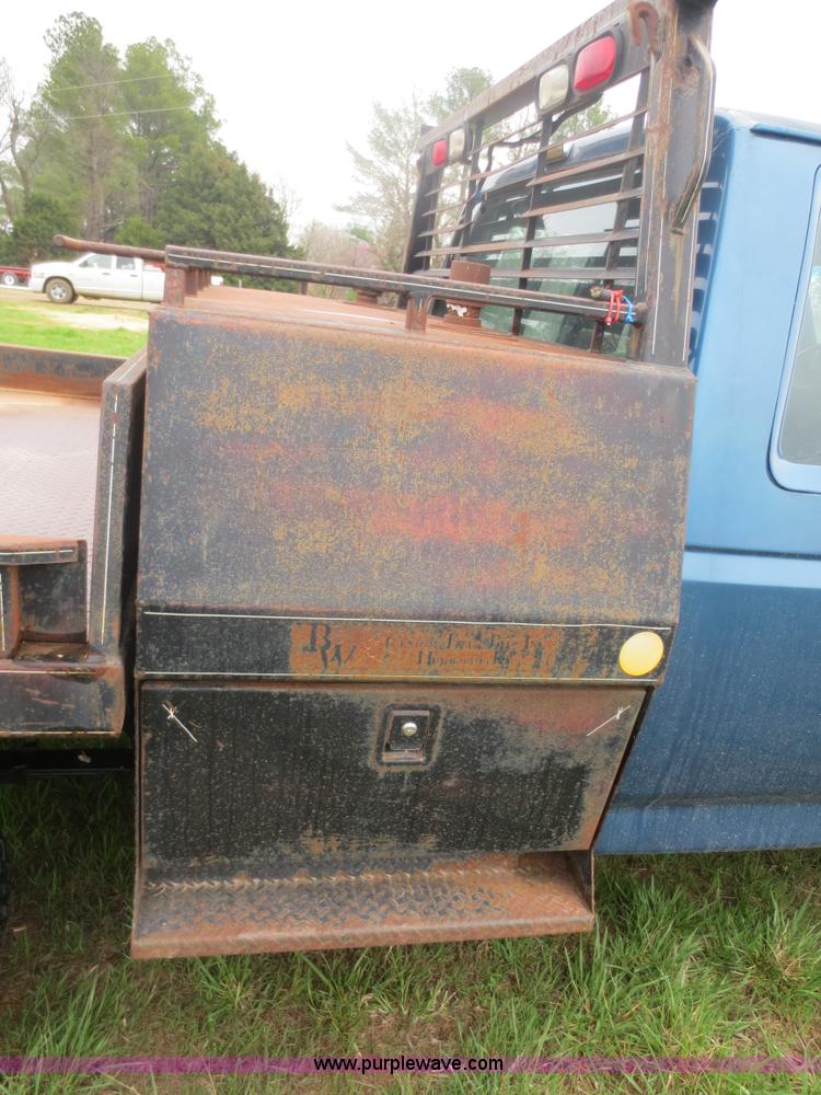 image for item D5824 1984 Ford F250 SuperCab pickup truck