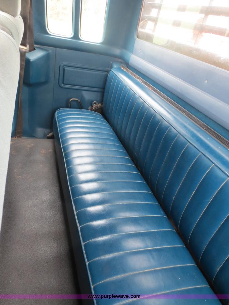 image for item D5824 1984 Ford F250 SuperCab pickup truck