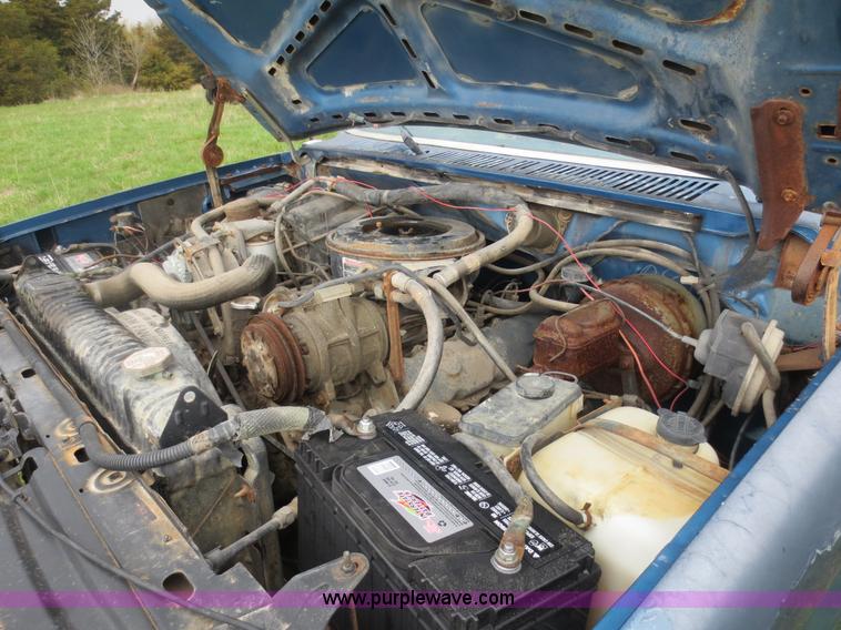 image for item D5824 1984 Ford F250 SuperCab pickup truck