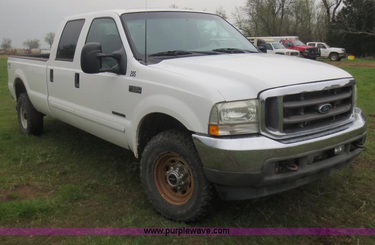 image for item D5827 2002 Ford F350 Super Duty Crew Cab pickup truck
