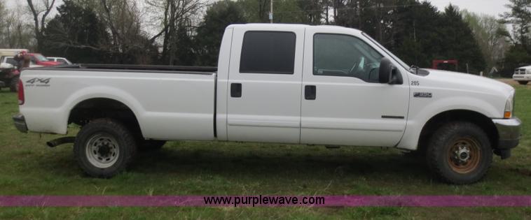 image for item D5827 2002 Ford F350 Super Duty Crew Cab pickup truck