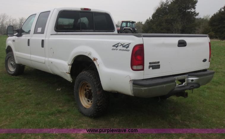 image for item D5827 2002 Ford F350 Super Duty Crew Cab pickup truck