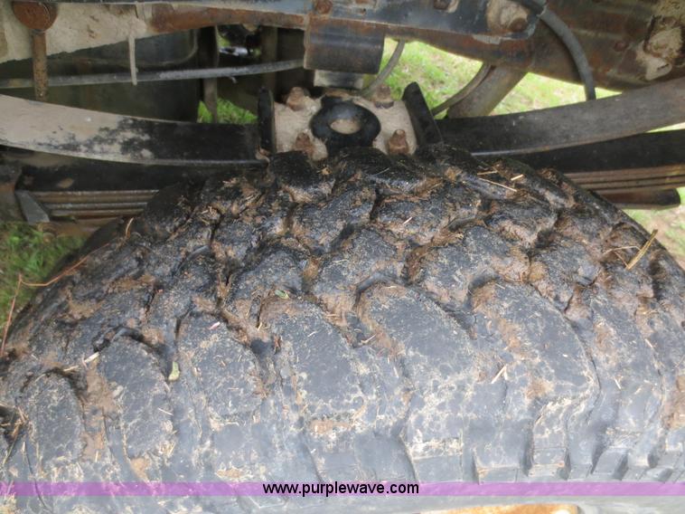 image for item D5827 2002 Ford F350 Super Duty Crew Cab pickup truck