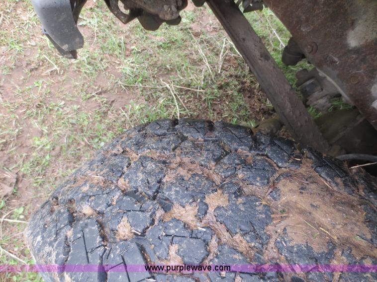 image for item D5827 2002 Ford F350 Super Duty Crew Cab pickup truck