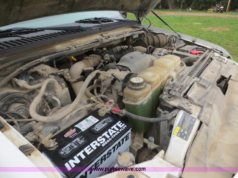 image for item D5827 2002 Ford F350 Super Duty Crew Cab pickup truck