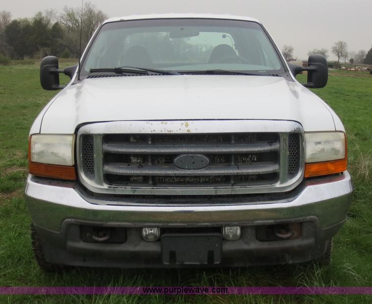 image for item D5828 2001 Ford F250 Super Duty Crew Cab pickup truck