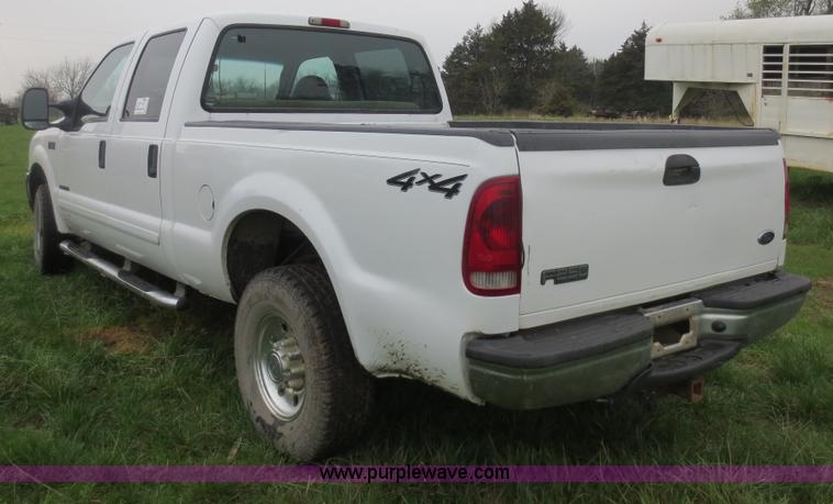 image for item D5828 2001 Ford F250 Super Duty Crew Cab pickup truck