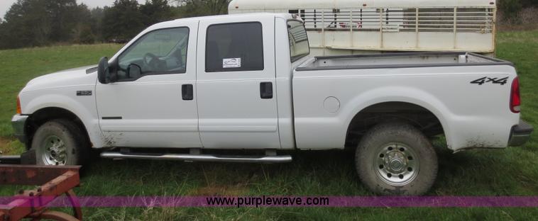 image for item D5828 2001 Ford F250 Super Duty Crew Cab pickup truck