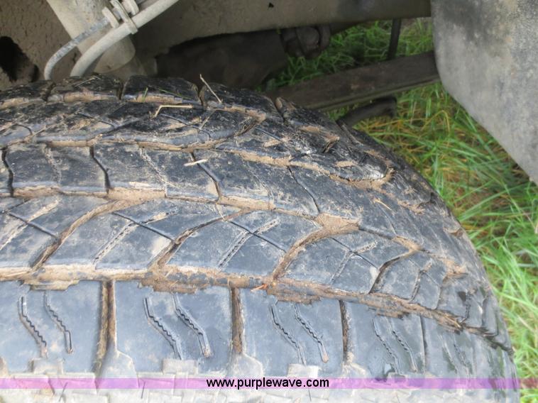 image for item D5828 2001 Ford F250 Super Duty Crew Cab pickup truck