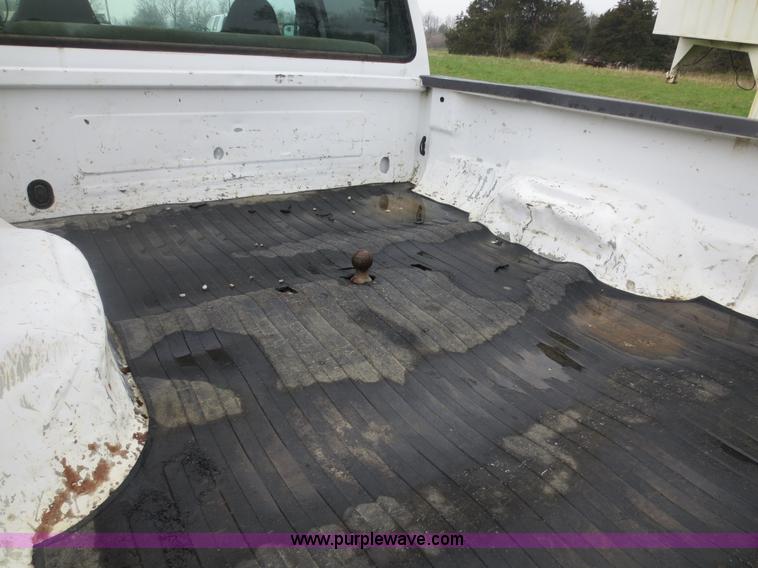 image for item D5828 2001 Ford F250 Super Duty Crew Cab pickup truck