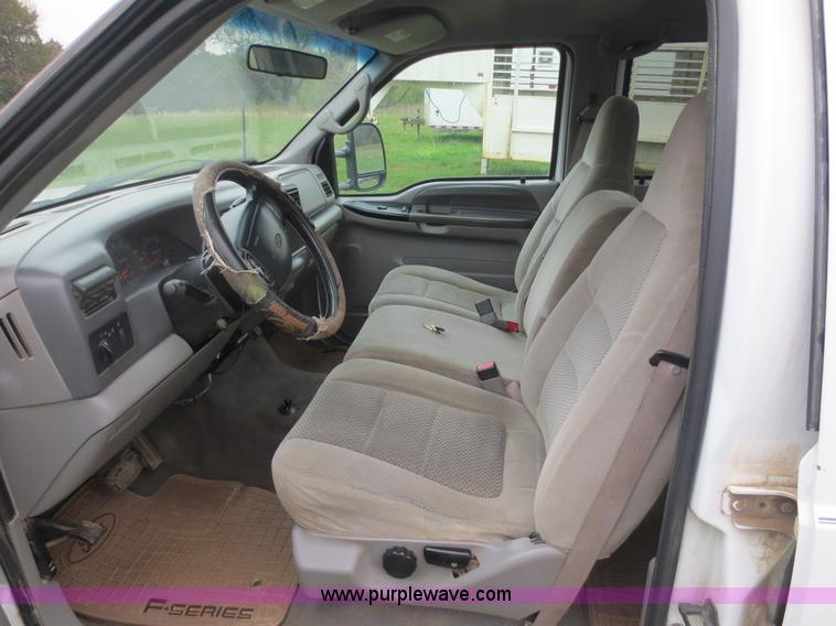 image for item D5828 2001 Ford F250 Super Duty Crew Cab pickup truck