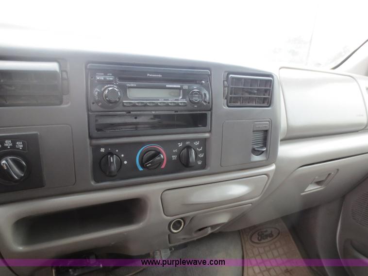 image for item D5828 2001 Ford F250 Super Duty Crew Cab pickup truck