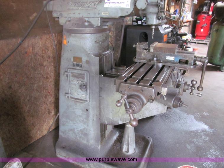 image for item D7324 Bridgeport milling machine