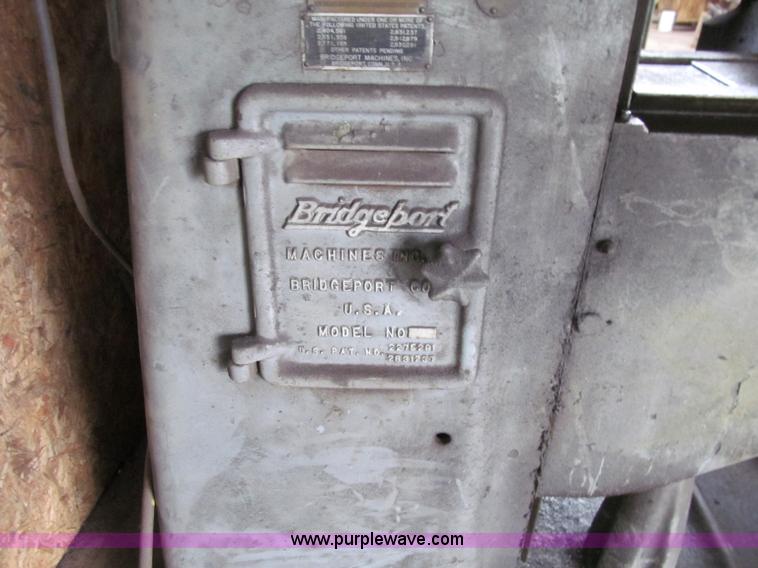 image for item D7324 Bridgeport milling machine