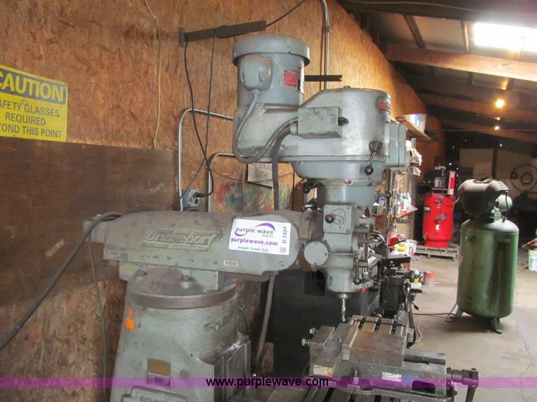 image for item D7324 Bridgeport milling machine