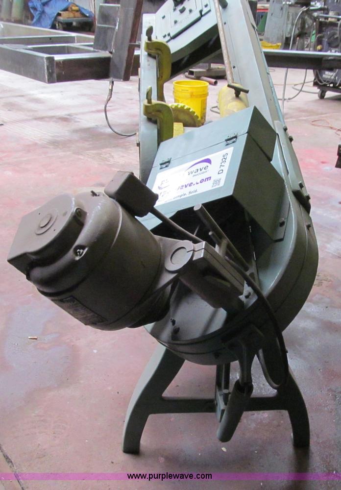image for item D7325 Wells 8M metal band saw