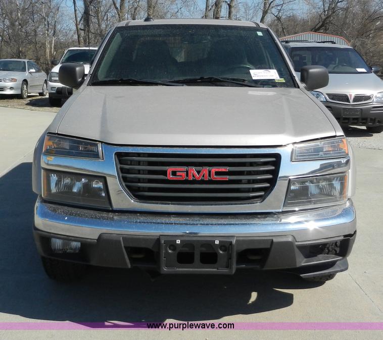 image for item D8007 2005 GMC Canyon SLE pickup truck
