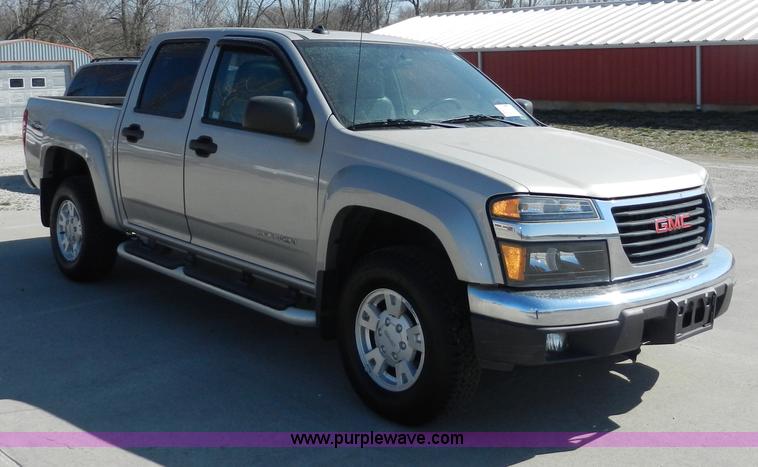 image for item D8007 2005 GMC Canyon SLE pickup truck