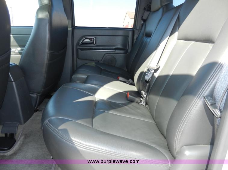 image for item D8007 2005 GMC Canyon SLE pickup truck