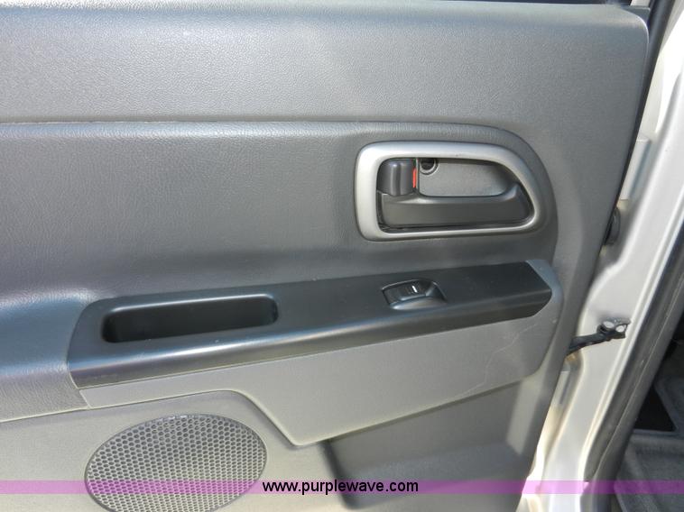 image for item D8007 2005 GMC Canyon SLE pickup truck