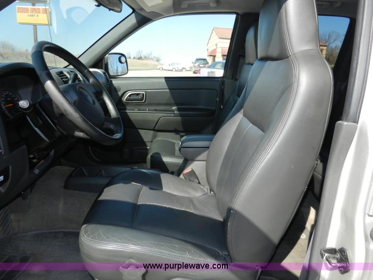 image for item D8007 2005 GMC Canyon SLE pickup truck