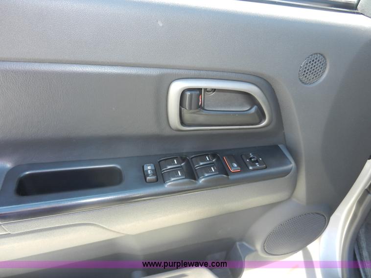 image for item D8007 2005 GMC Canyon SLE pickup truck