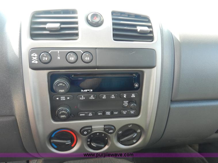 image for item D8007 2005 GMC Canyon SLE pickup truck