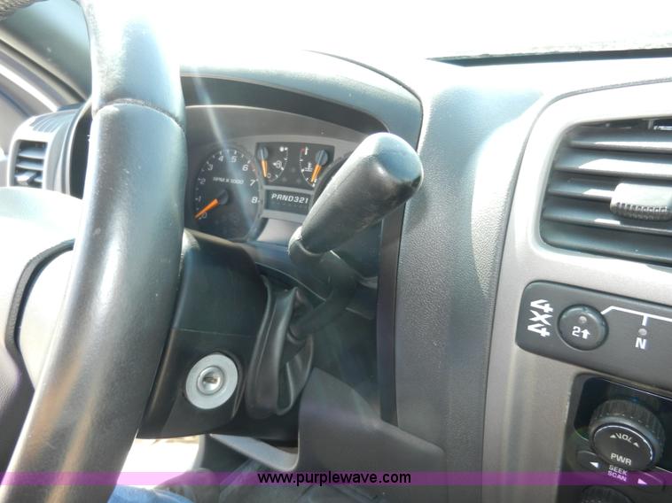 image for item D8007 2005 GMC Canyon SLE pickup truck