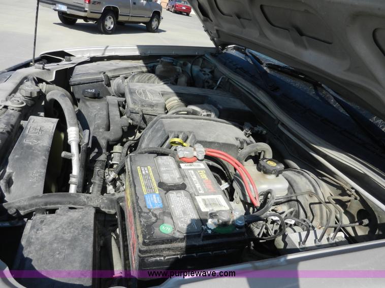 image for item D8007 2005 GMC Canyon SLE pickup truck