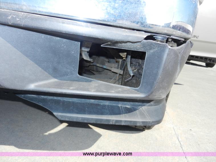 image for item D8007 2005 GMC Canyon SLE pickup truck